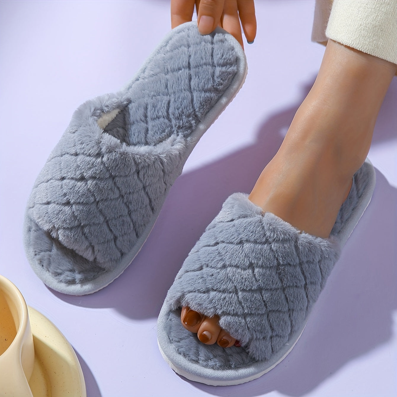 Cozy Plush Slippers - Soft Fabric Inner, Slip-Resistant EVA Sole, Plaid Pattern, Open-Toe Design, Non-Slip Flat Soft Sole, Fluffy Slides for Indoor Warmth and Comfort - Perfect for Cold Winter Days